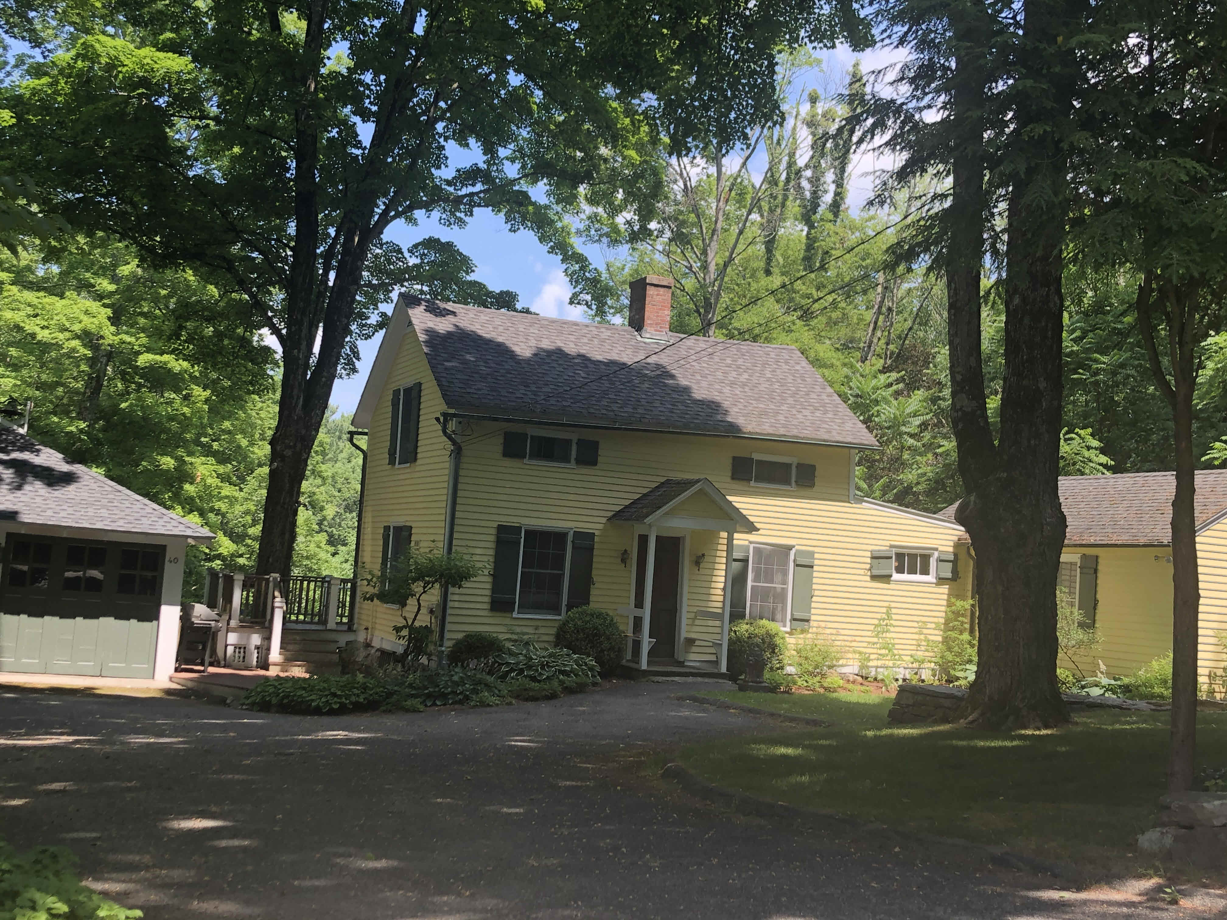 Building photograph for 40 WELLS HILL ROAD